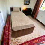 ملحفه کشدار تکنفره طرح پتینه نسکافه‌ای (عرض 90)