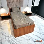 ست ملحفه و روبالشی طرح شکوفه زنبق طوسی