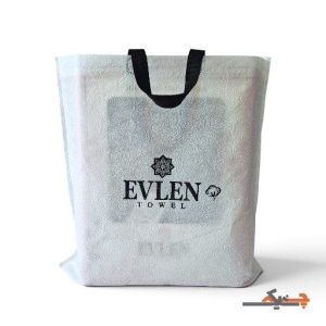 حوله تنپوش با جعبه برای هدیه
